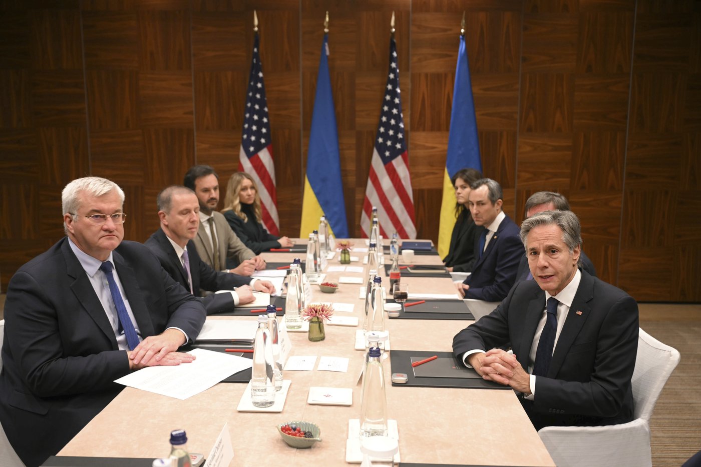 Biden is sending aid to help Ukraine keep fighting next year, Blinken says | iNFOnews.ca