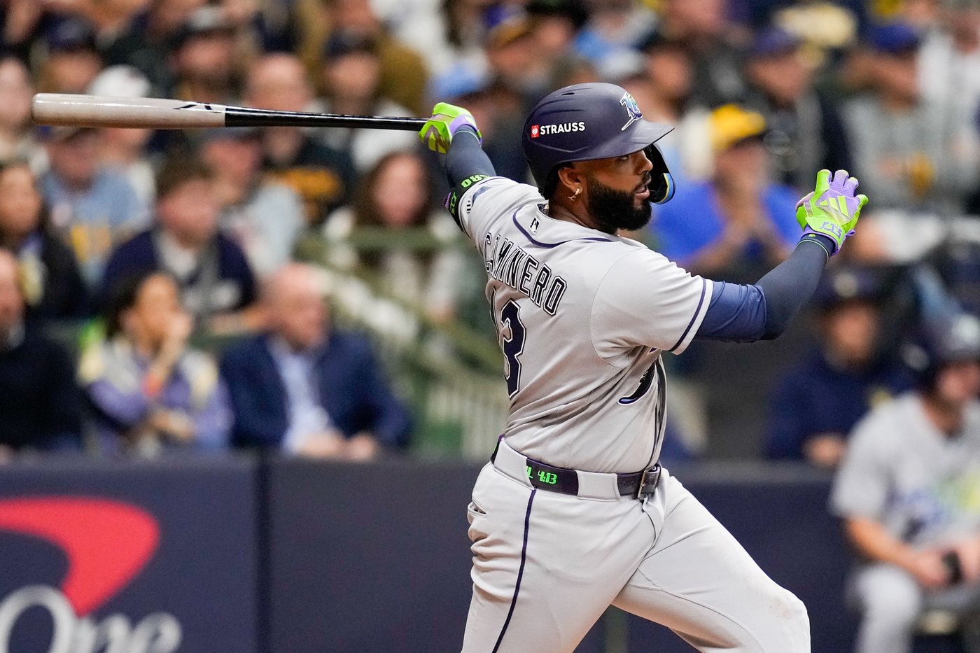 Brewers withstand Rays' comeback attempt to win 3-2 in Game 1 of World Series | iNFOnews.ca Brewers withstand Rays' comeback attempt to win 3-2 in Game 1 of World Series | iNFOnews.ca