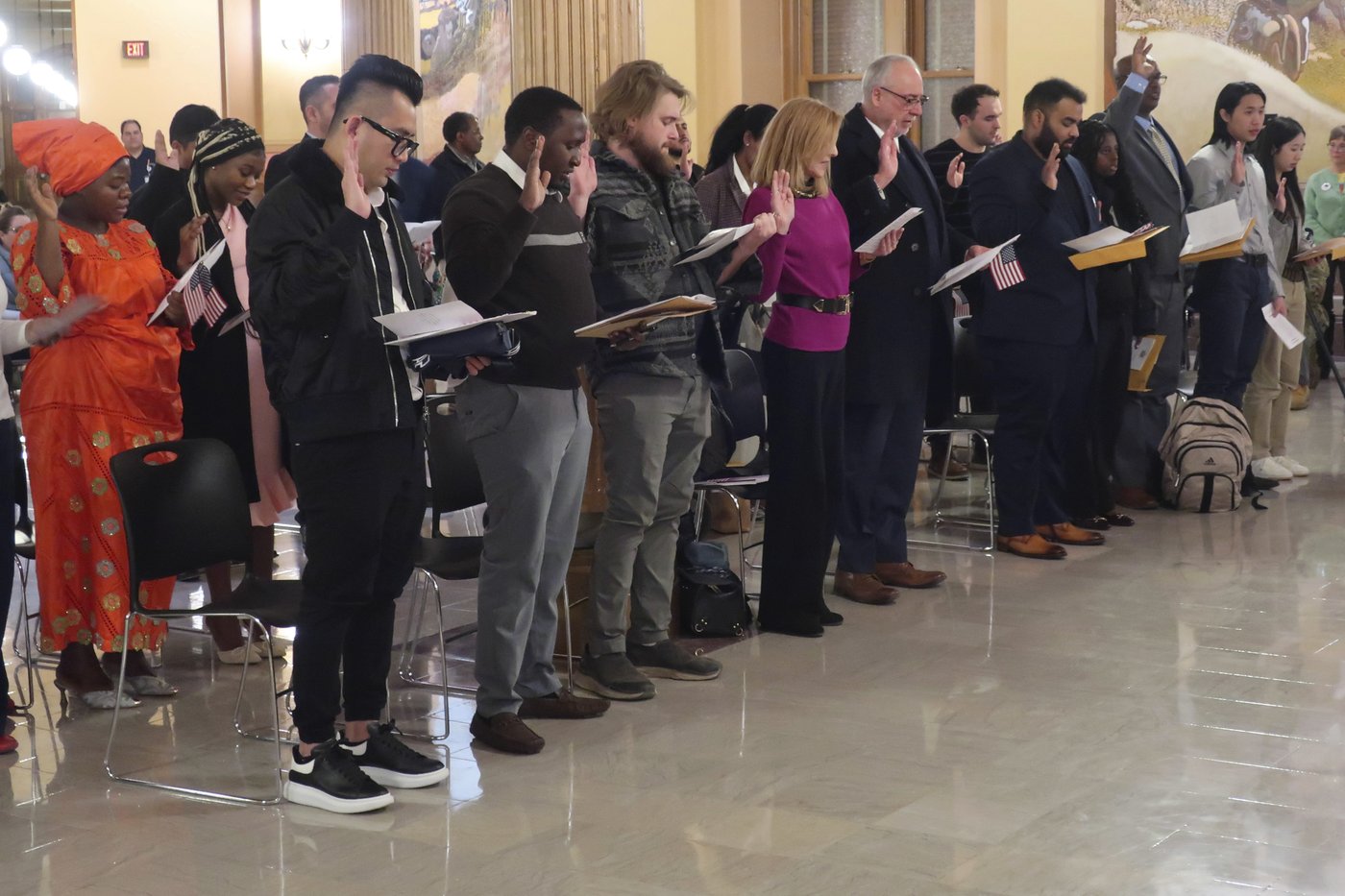 Dozens take oath of US citizenship against Trump's promise of mass deportations | iNFOnews.ca Dozens take oath of US citizenship against Trump's promise of mass deportations | iNFOnews.ca