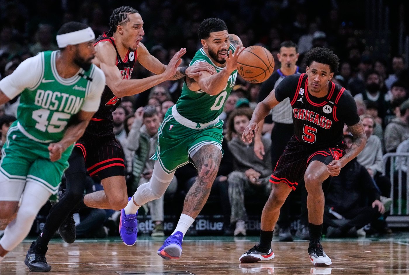 Pritchard scores 28 points and has red-hot 3rd quarter to carry Celtics to 134-99 rout over Bulls | iNFOnews.ca