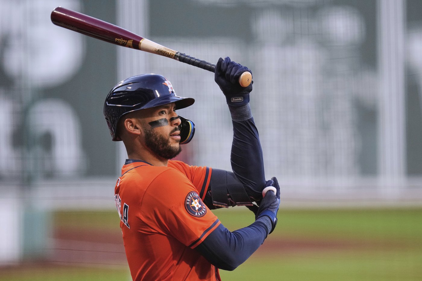 Carlos Correa is back with the Astros -- this time at third base | iNFOnews.ca