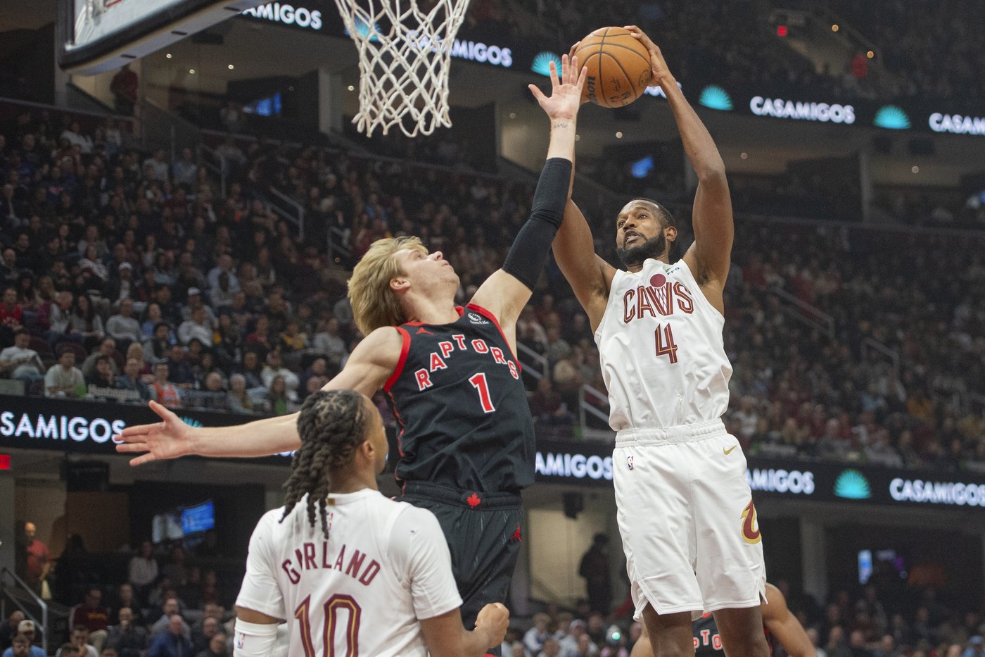 Mitchell's 26 points help Cavs improve to 17-1, stay perfect at home with 122-108 win over Raptors | iNFOnews.ca