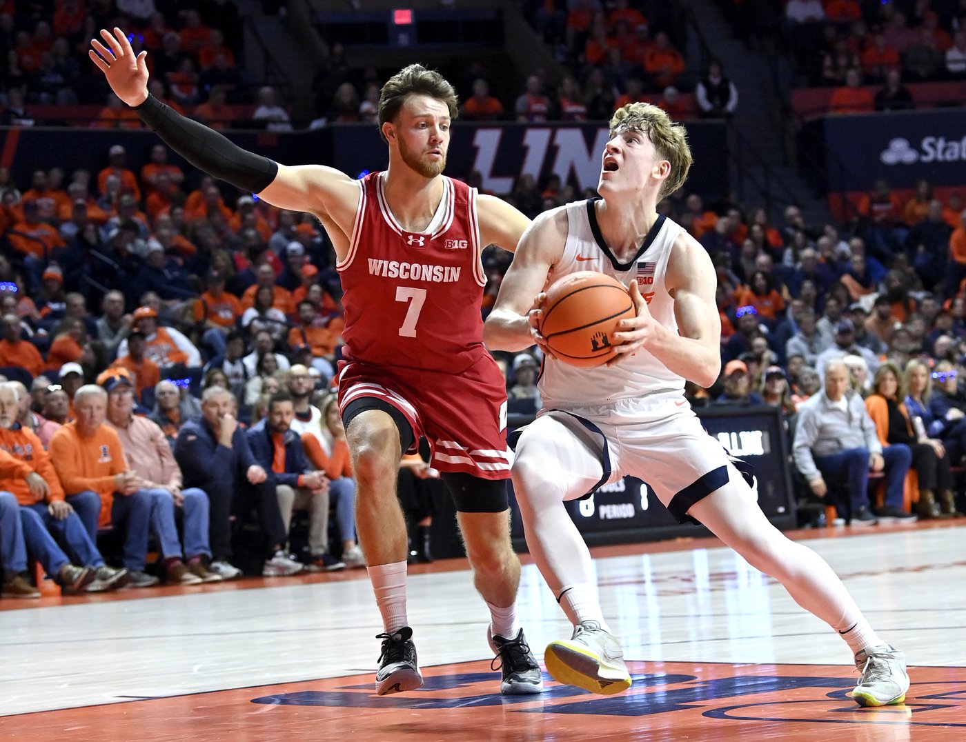 Kasparas Jakucionis scores 24 points and Tre White has 23 as Illinois beats No. 20 Wisconsin 86-80 | iNFOnews.ca