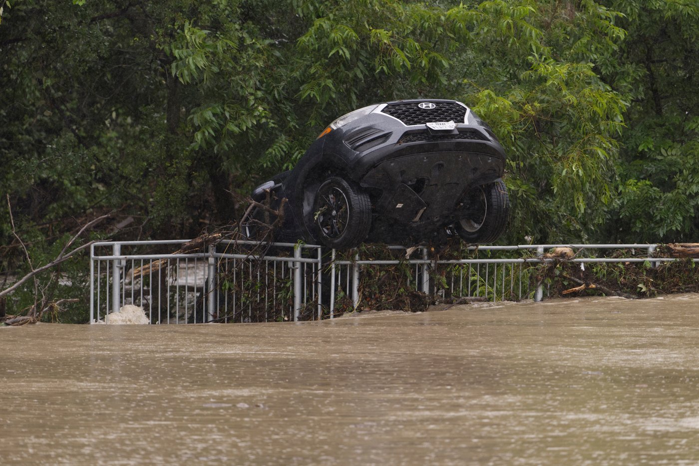 Catastrophic flooding sweeps across Texas, in photos | iNFOnews.ca