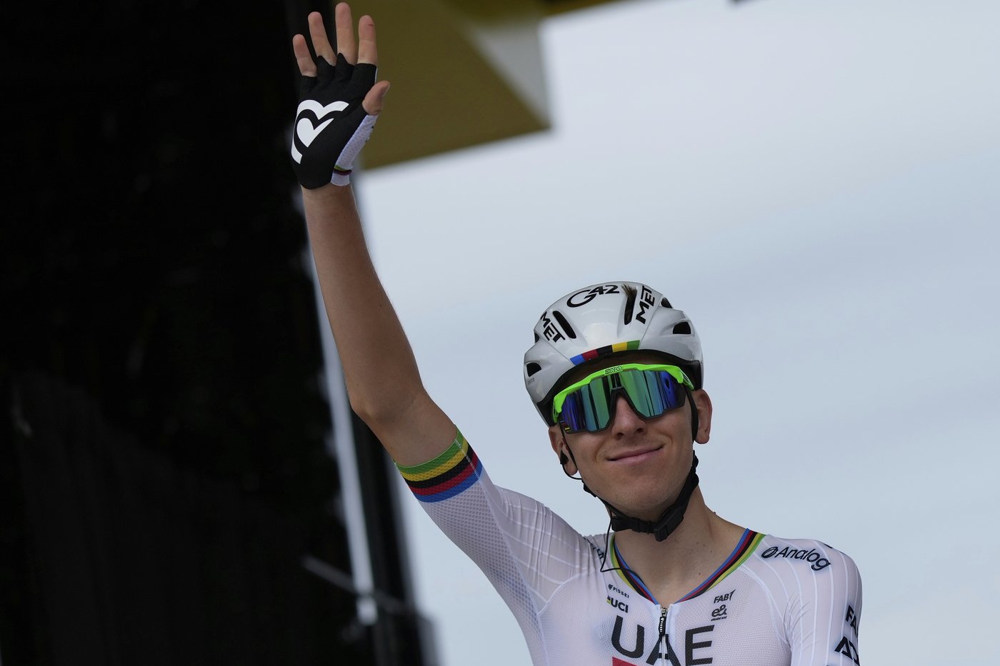 Tour de France: Philipsen wins first stage, Pogačar finishes safely | iNFOnews.ca