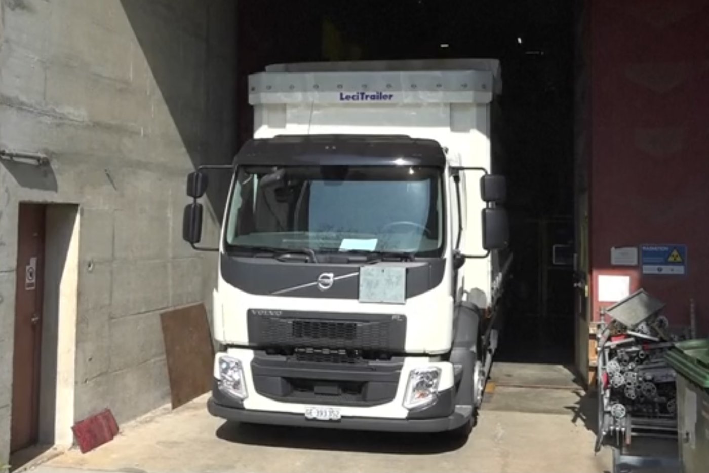 Geneva's CERN runs a delicate test on transporting antimatter | iNFOnews.ca