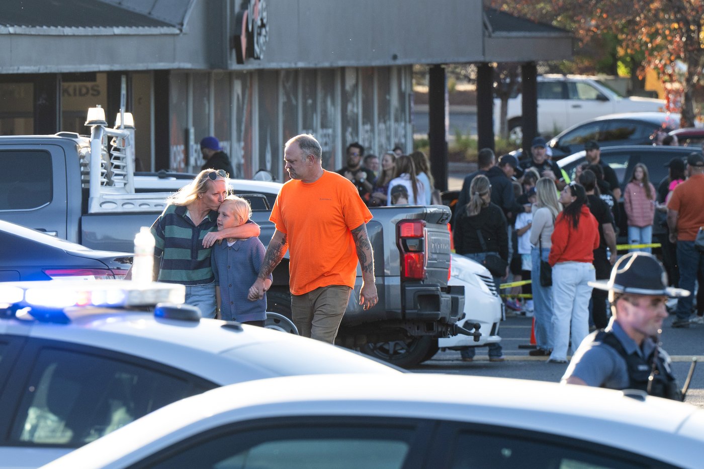 Teen shooter kills 4 at Oregon elementary school before being shot by a witness | iNFOnews.ca