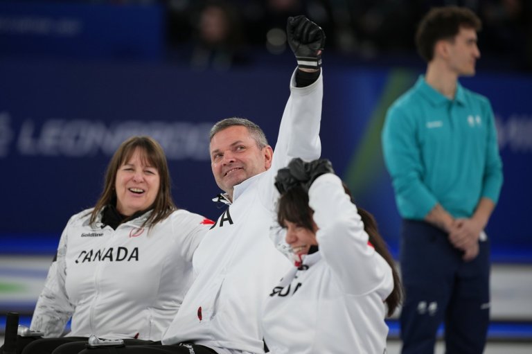 Canadian wheelchair curling team wins gold with 4-3 triumph over China at Paralympics | iNFOnews.ca