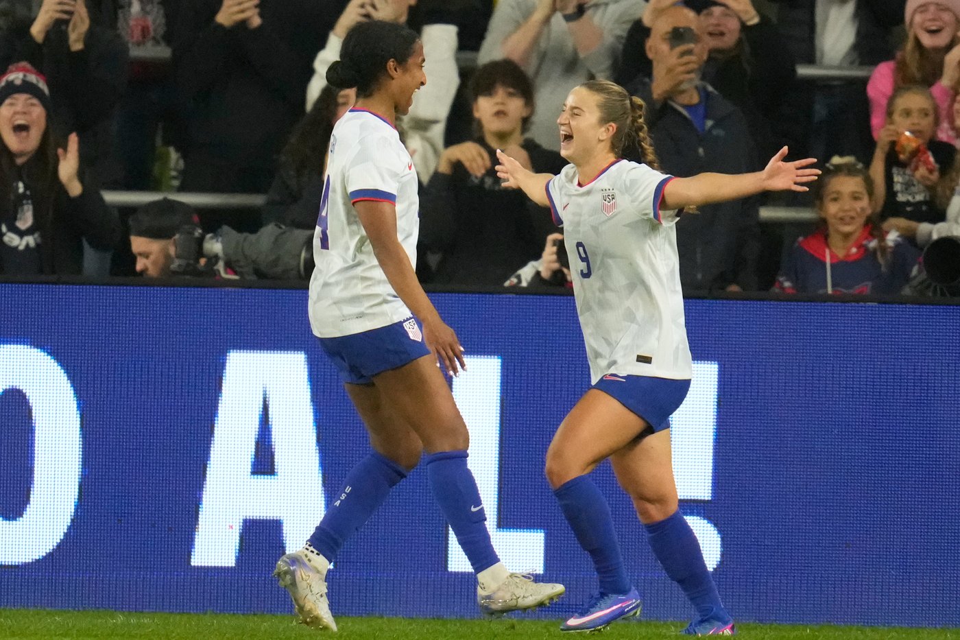 Ally Sentnor's goal lifts the U.S. past Canada at SheBelieves Cup in Columbus | iNFOnews.ca Ally Sentnor's goal lifts the U.S. past Canada at SheBelieves Cup in Columbus | iNFOnews.ca