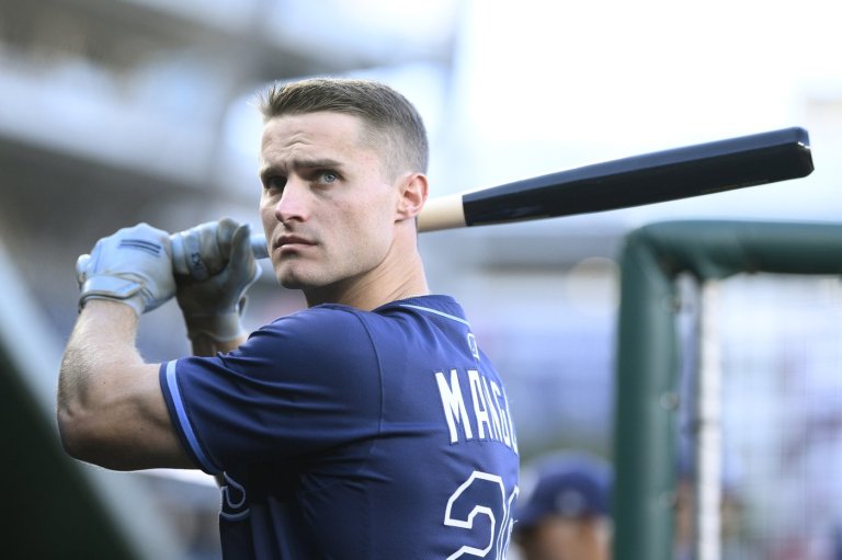 Rays rookie Jake Mangum relishes seeing father back at Soldier Field with former Bears teammates | iNFOnews.ca