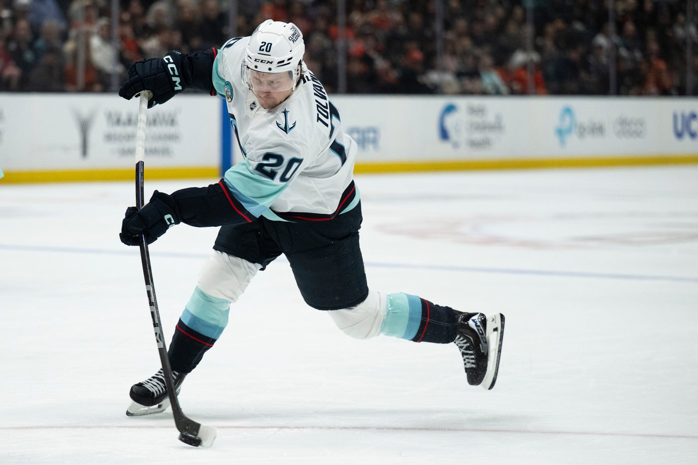 Catton scores tiebreaking goal in 3rd period as Kraken rally from 2 goals down and beat Rangers 4-2 | iNFOnews.ca Catton scores tiebreaking goal in 3rd period as Kraken rally from 2 goals down and beat Rangers 4-2 | iNFOnews.ca