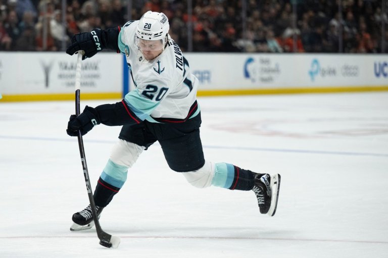 Wright scores tiebreaking goal in 3rd period as Kraken rally from 2 goals down and beat Rangers 4-2 | iNFOnews.ca