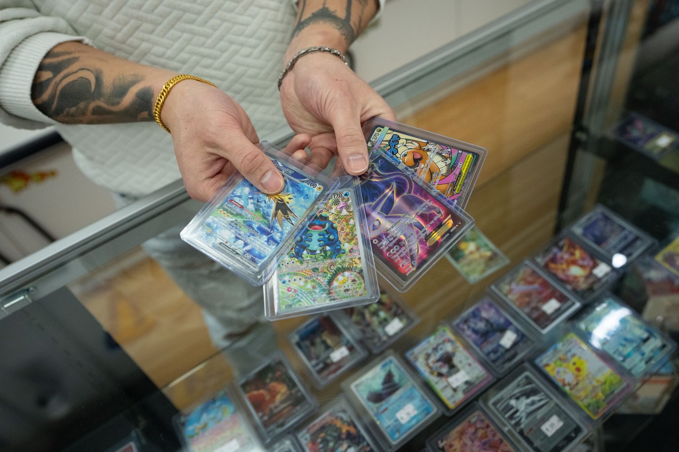 Police in Laval warn of violent Pokémon crime wave targeting sellers on Facebook | iNFOnews.ca Police in Laval warn of violent Pokémon crime wave targeting sellers on Facebook | iNFOnews.ca
