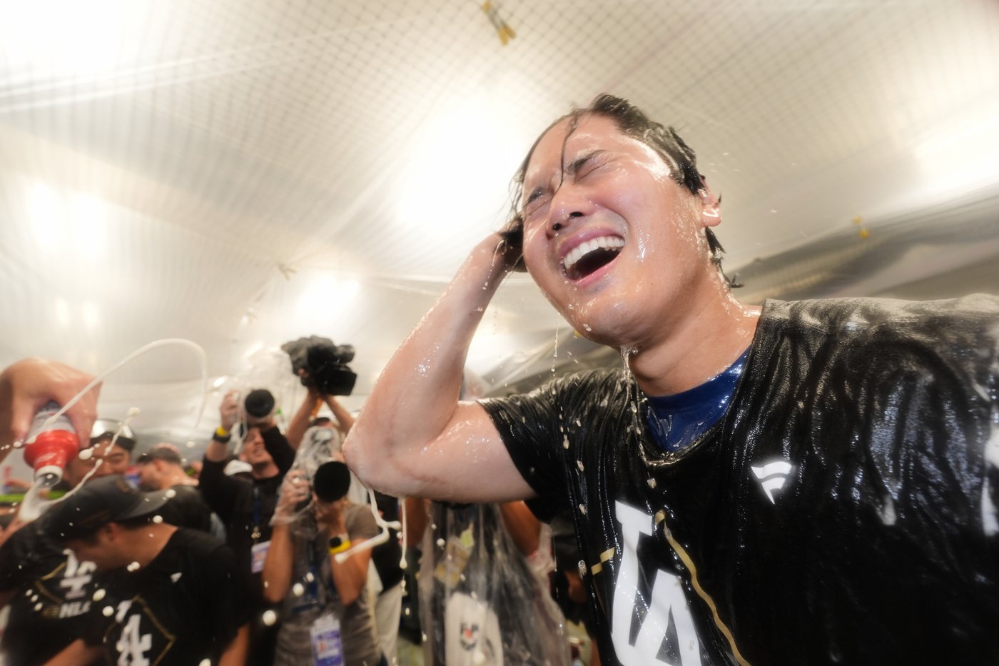 Dodgers advance to NLCS, beat Phillies 2-1 on Kerkering's 11th-inning error | iNFOnews.ca Dodgers advance to NLCS, beat Phillies 2-1 on Kerkering's 11th-inning error | iNFOnews.ca