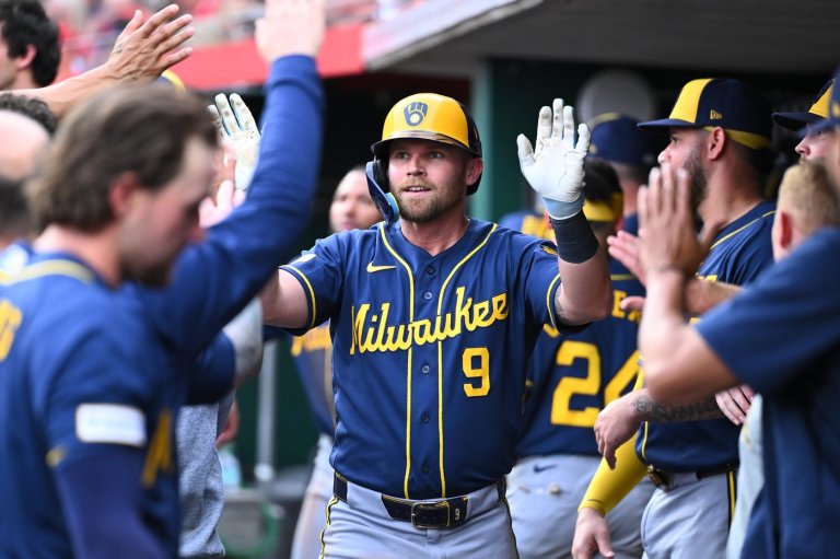 Brewers beat the Reds 6-5 to complete a 3-game sweep | iNFOnews.ca