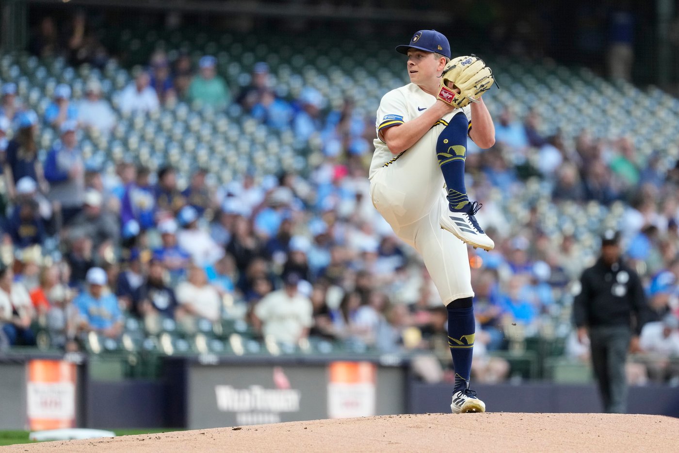 Kyle Harrison strikes out 12, Jake Bauers homers as surging Brewers top slumping Giants 8-3 | iNFOnews.ca