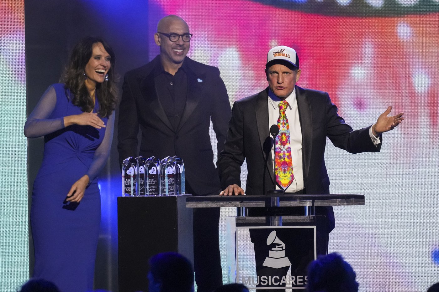 Tie-dye and dancing bears: Grammy weekend begins with Grateful Dead honored as Persons of the Year | iNFOnews.ca