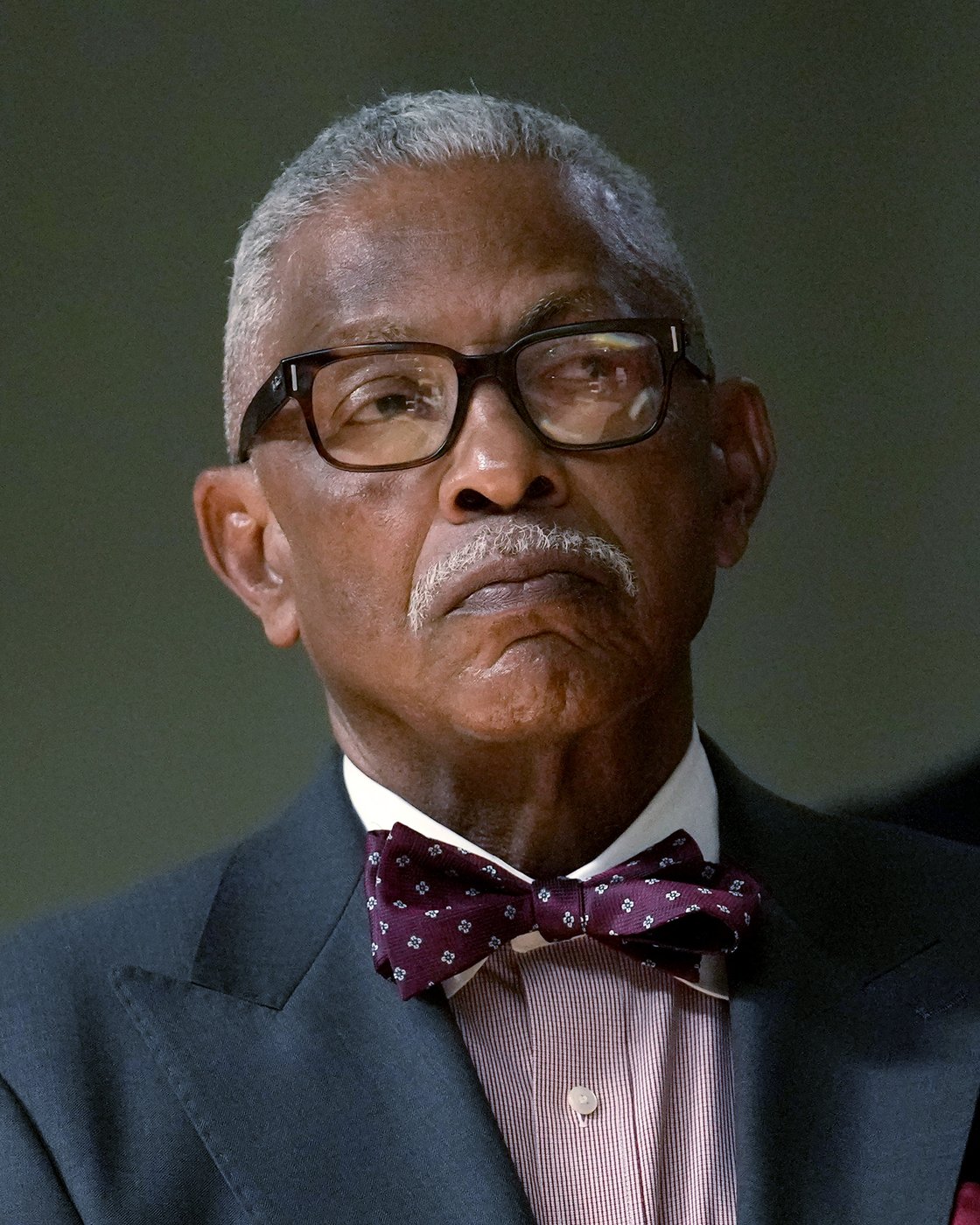 Chicago mayor names new school board after entire panel resigns amid a fight over district control | iNFOnews.ca Chicago mayor names new school board after entire panel resigns amid a fight over district control | iNFOnews.ca