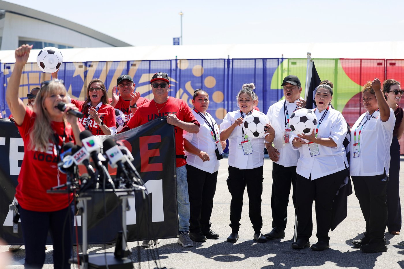 Stadium workers near LA say they have a tentative deal, averting strike ahead of World Cup | iNFOnews.ca Stadium workers near LA say they have a tentative deal, averting strike ahead of World Cup | iNFOnews.ca