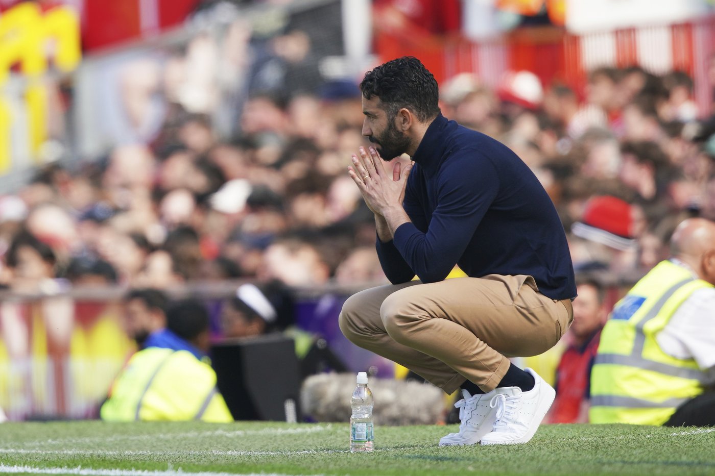 Man United coach Ruben Amorim is embarrassed and has raised doubts about his future | iNFOnews.ca
