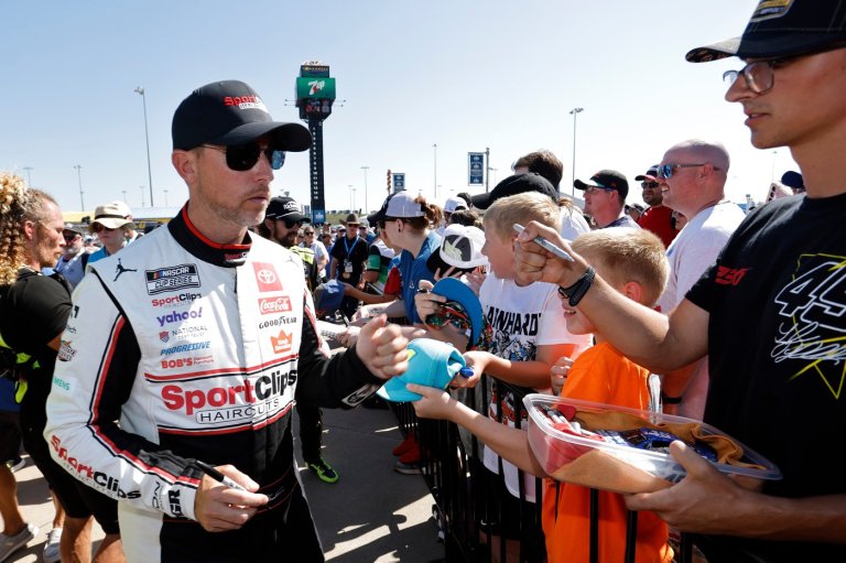 Hamlin's controversial move: Did he make the right call in NASCAR playoffs? | iNFOnews.ca