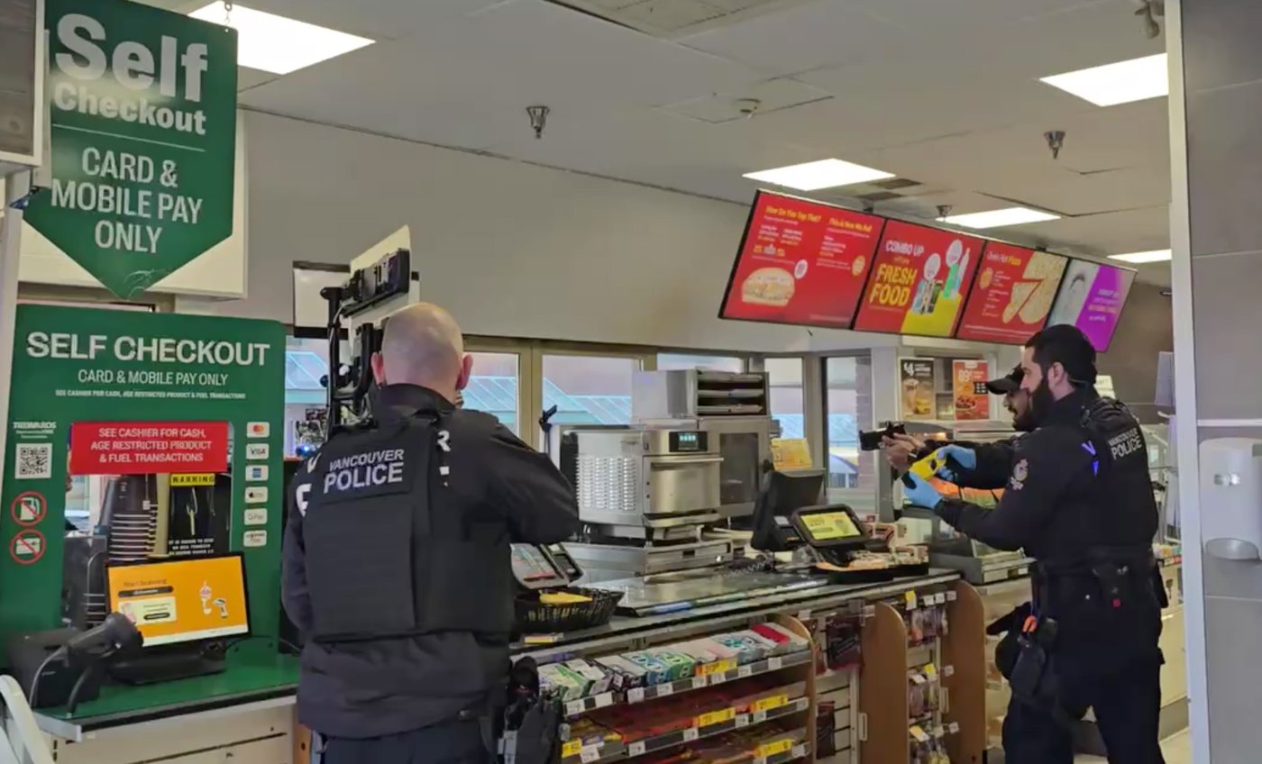 VPD officer had no option but to shoot man in Vancouver 7-Eleven stabbing: IIO report | iNFOnews.ca VPD officer had no option but to shoot man in Vancouver 7-Eleven stabbing: IIO report | iNFOnews.ca