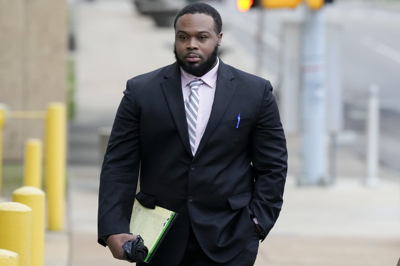 Former Memphis officer being released from custody after new trial ordered in Tyre Nichols case | iNFOnews.ca