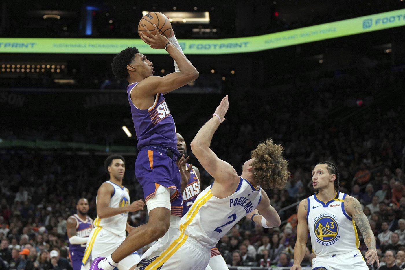 Devin Booker scores 27, Suns win 113-105 as Warriors lose their 4th straight game | iNFOnews.ca Devin Booker scores 27, Suns win 113-105 as Warriors lose their 4th straight game | iNFOnews.ca