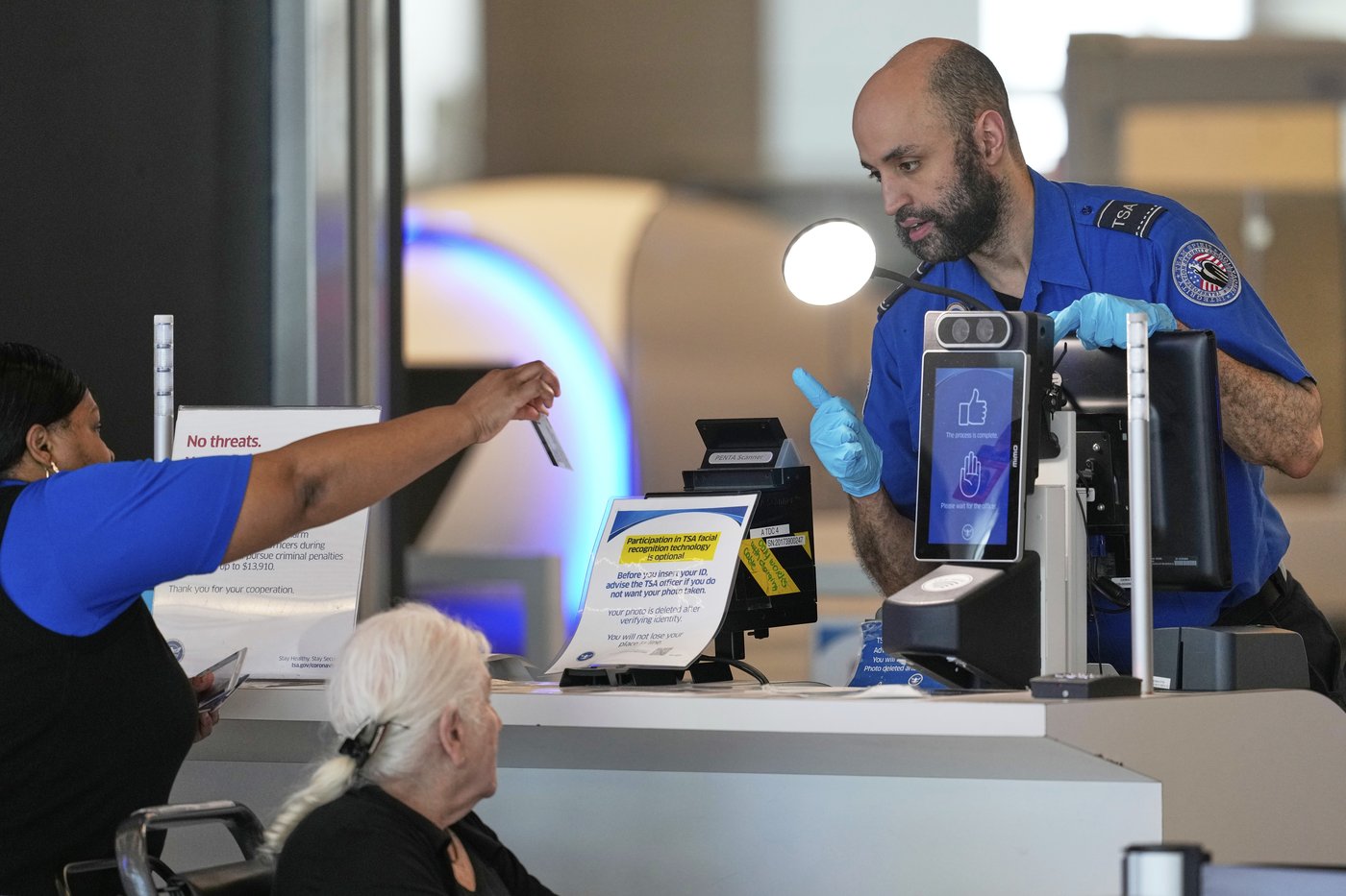 PHOTO COLLECTION: REAL ID requirements for the U.S. domestic flyers begins | iNFOnews.ca