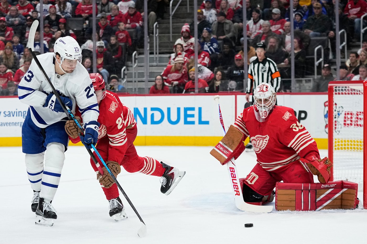 Simon Edvinsson scores winner in overtime as the Red Wings beat the Maple Leafs 3-2 | iNFOnews.ca