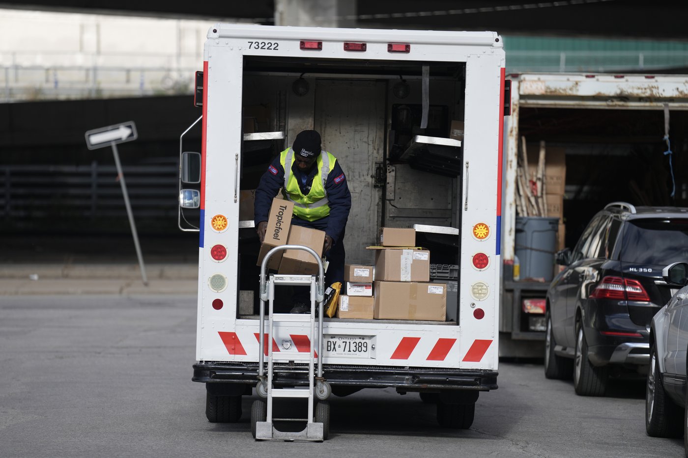 Purolator workers won't handle Canada Post packages if strike occurs, union says | iNFOnews.ca Purolator workers won't handle Canada Post packages if strike occurs, union says | iNFOnews.ca