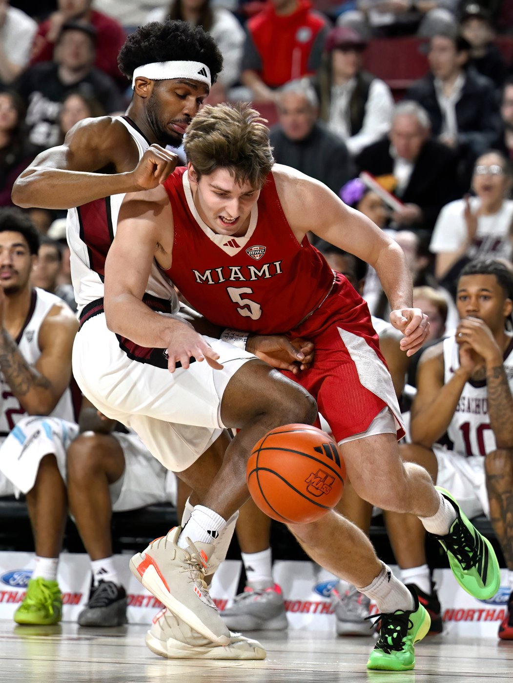 No. 22 Miami of Ohio wins 26th straight, remains unbeaten with 86-77 win over UMass | iNFOnews.ca No. 22 Miami of Ohio wins 26th straight, remains unbeaten with 86-77 win over UMass | iNFOnews.ca
