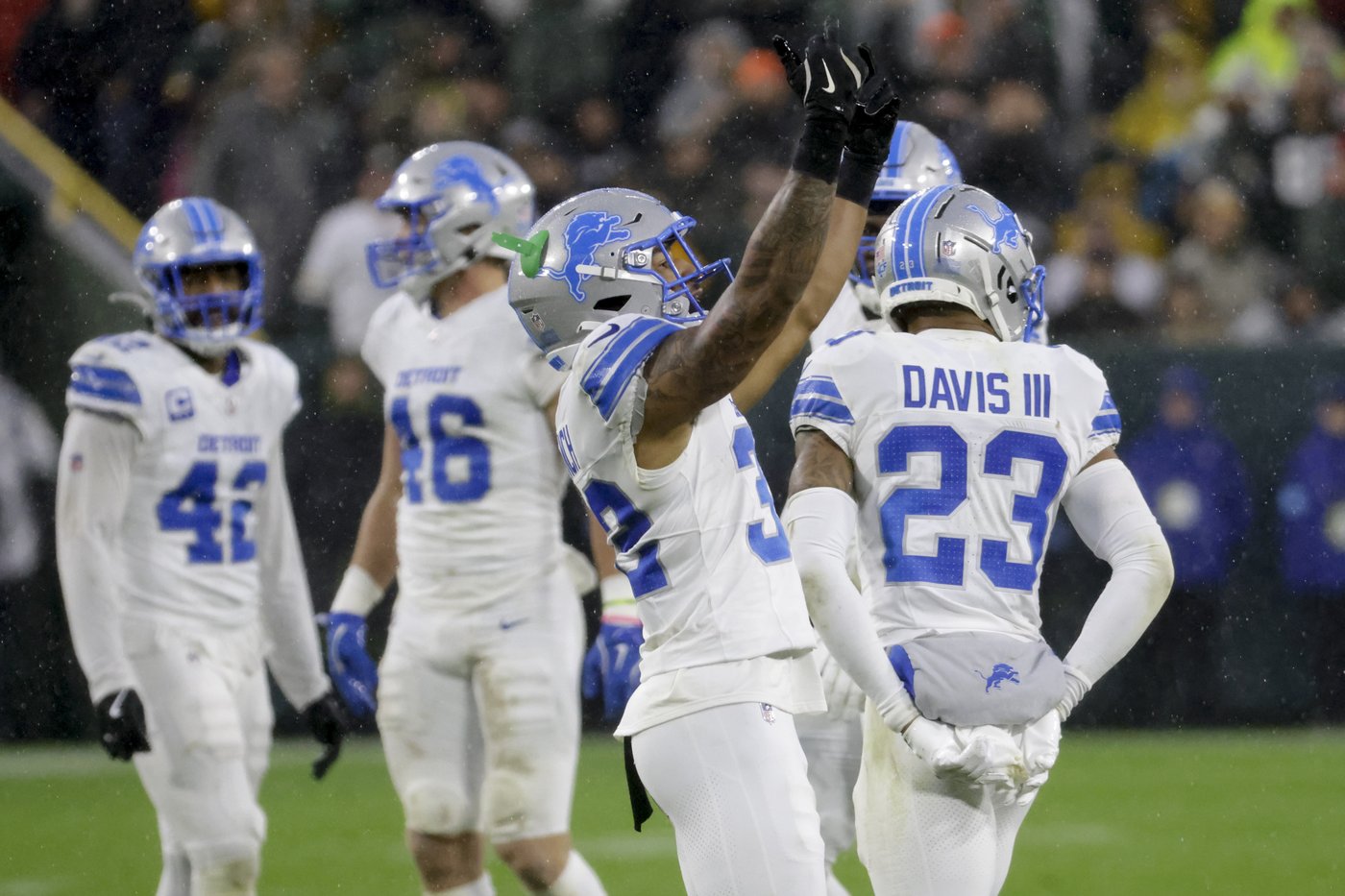 Lions safety Brian Branch ejected after helmet-to-helmet hit on Packers' Bo Melton | iNFOnews.ca