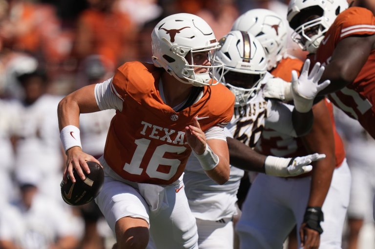 Arch Manning throws four TD passes and No. 5 Texas eases past Texas State in season opener 59-7 | iNFOnews.ca
