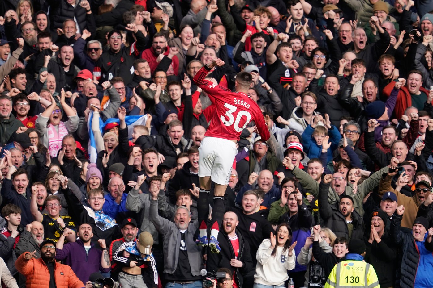 Arsenal passes latest test to go 5 points clear at top of Premier League. Man United rises to third | iNFOnews.ca Arsenal passes latest test to go 5 points clear at top of Premier League. Man United rises to third | iNFOnews.ca