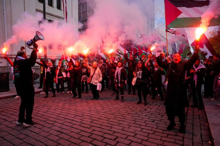 Pro-Palestinian protesters march to stadium ahead of World Cup qualifier between Norway and Israel | iNFOnews.ca