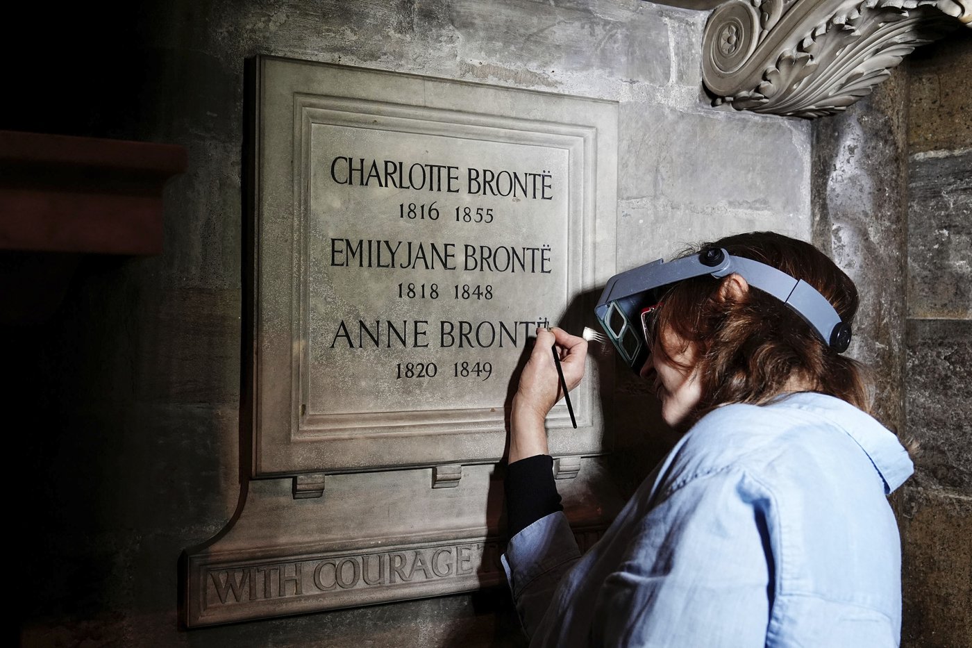 A misspelled memorial to the Brontë sisters gets its dots back at last | iNFOnews.ca