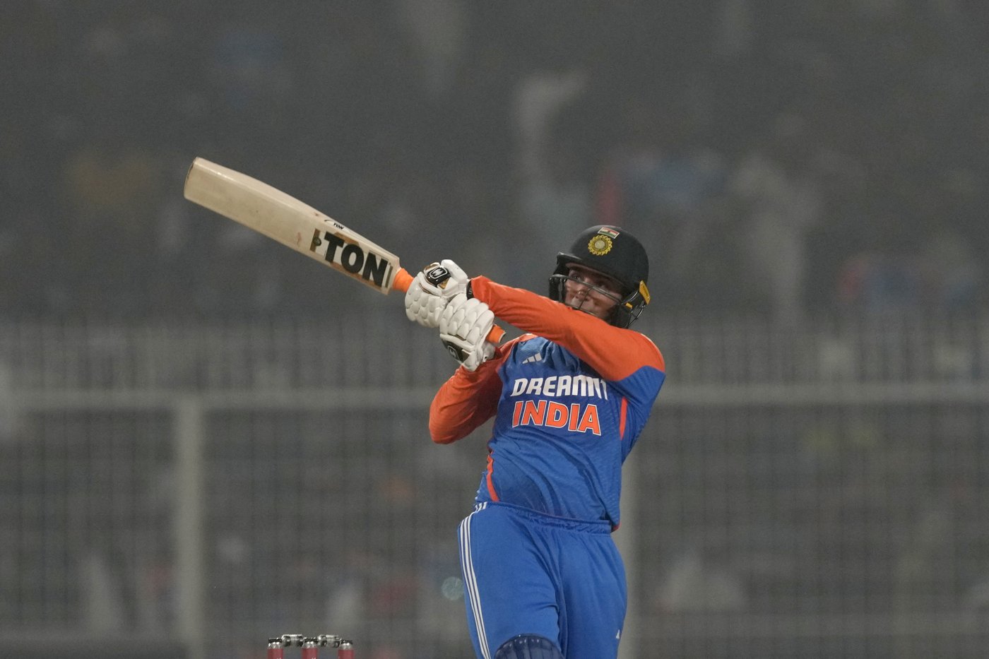 Abhishek Sharma smashes 79 runs as India beats England by 7 wickets in first T20 | iNFOnews.ca Abhishek Sharma smashes 79 runs as India beats England by 7 wickets in first T20 | iNFOnews.ca