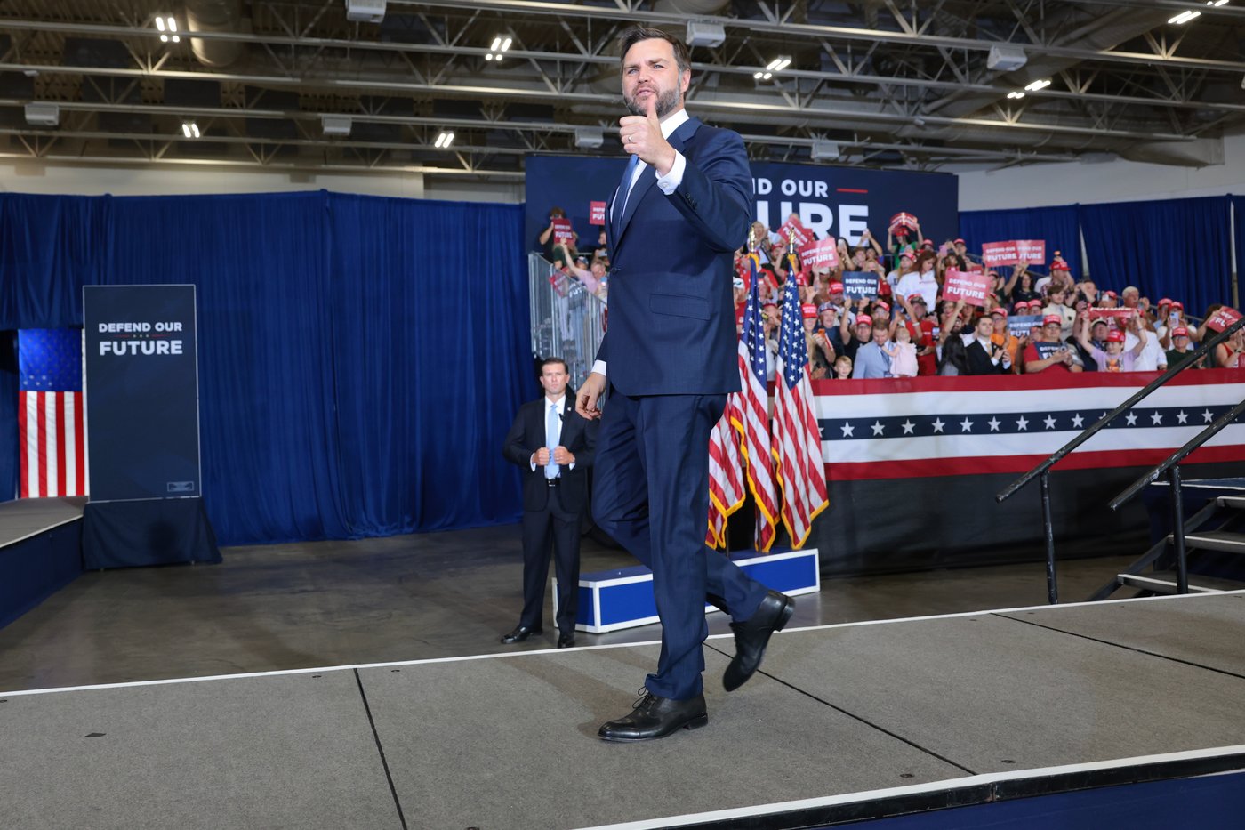 Vance blasts Democrats as 'lunatics' in Iowa rally push for GOP candidates | iNFOnews.ca