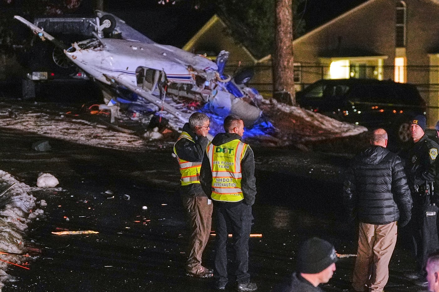 FAA investigating after small plane crashes into New Hampshire condominiums | iNFOnews.ca