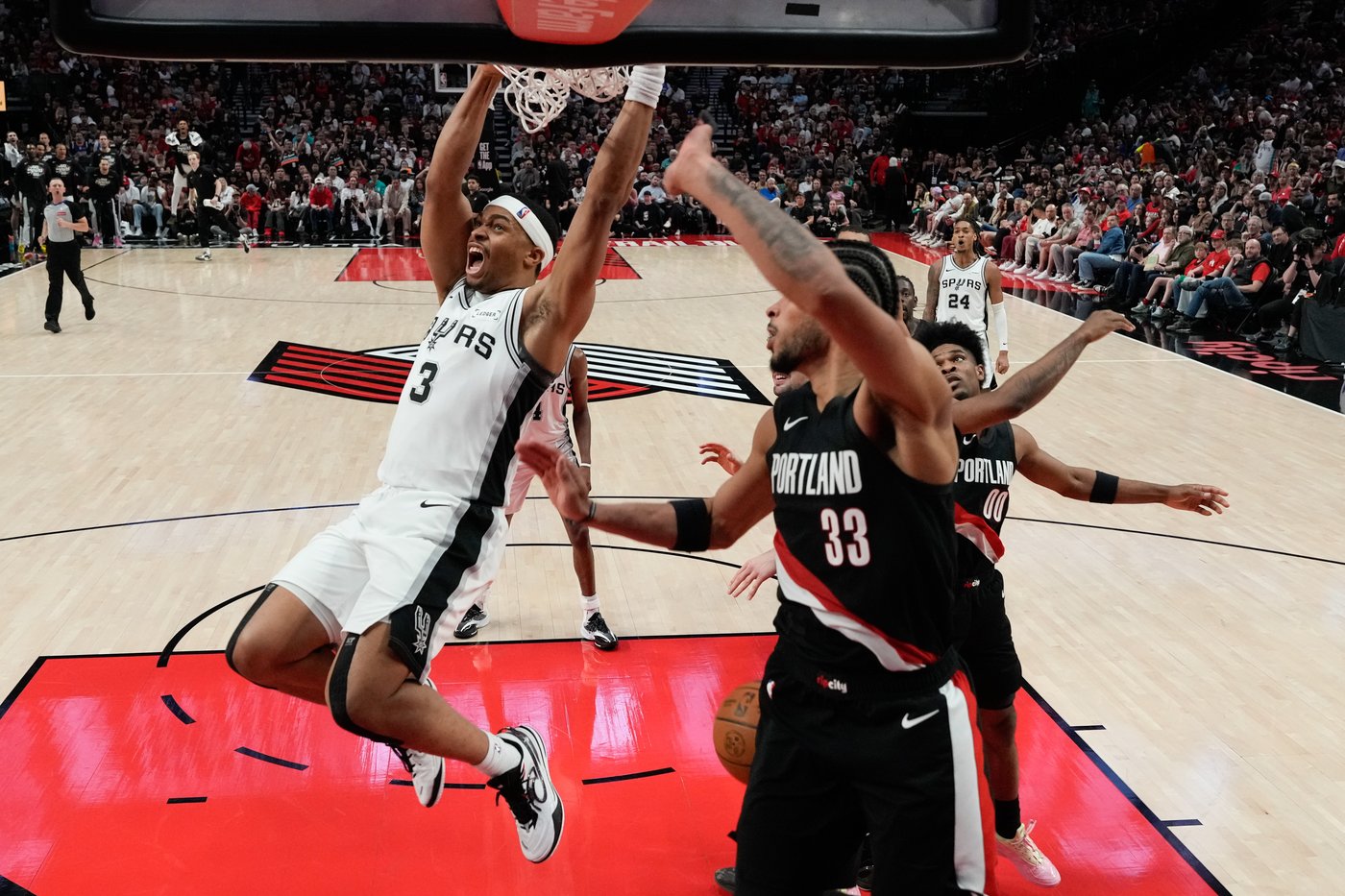 Celtics and Spurs can advance on Tuesday. The Knicks and Hawks play the first pivotal Game 5 of 2026 | iNFOnews.ca