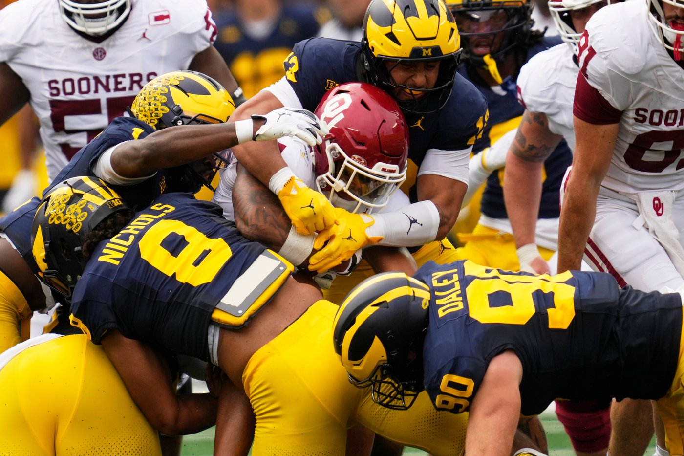 Michigan bounces back and beats No. 11 Oklahoma 17-10 after an INT late in game sets up go-ahead TD | iNFOnews.ca Michigan bounces back and beats No. 11 Oklahoma 17-10 after an INT late in game sets up go-ahead TD | iNFOnews.ca
