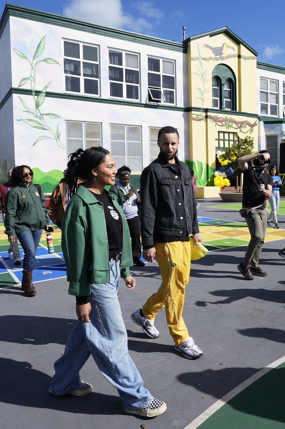 Stephen and Ayesha Curry are celebrating their roles as All-Star hosts in the Bay this weekend | iNFOnews.ca