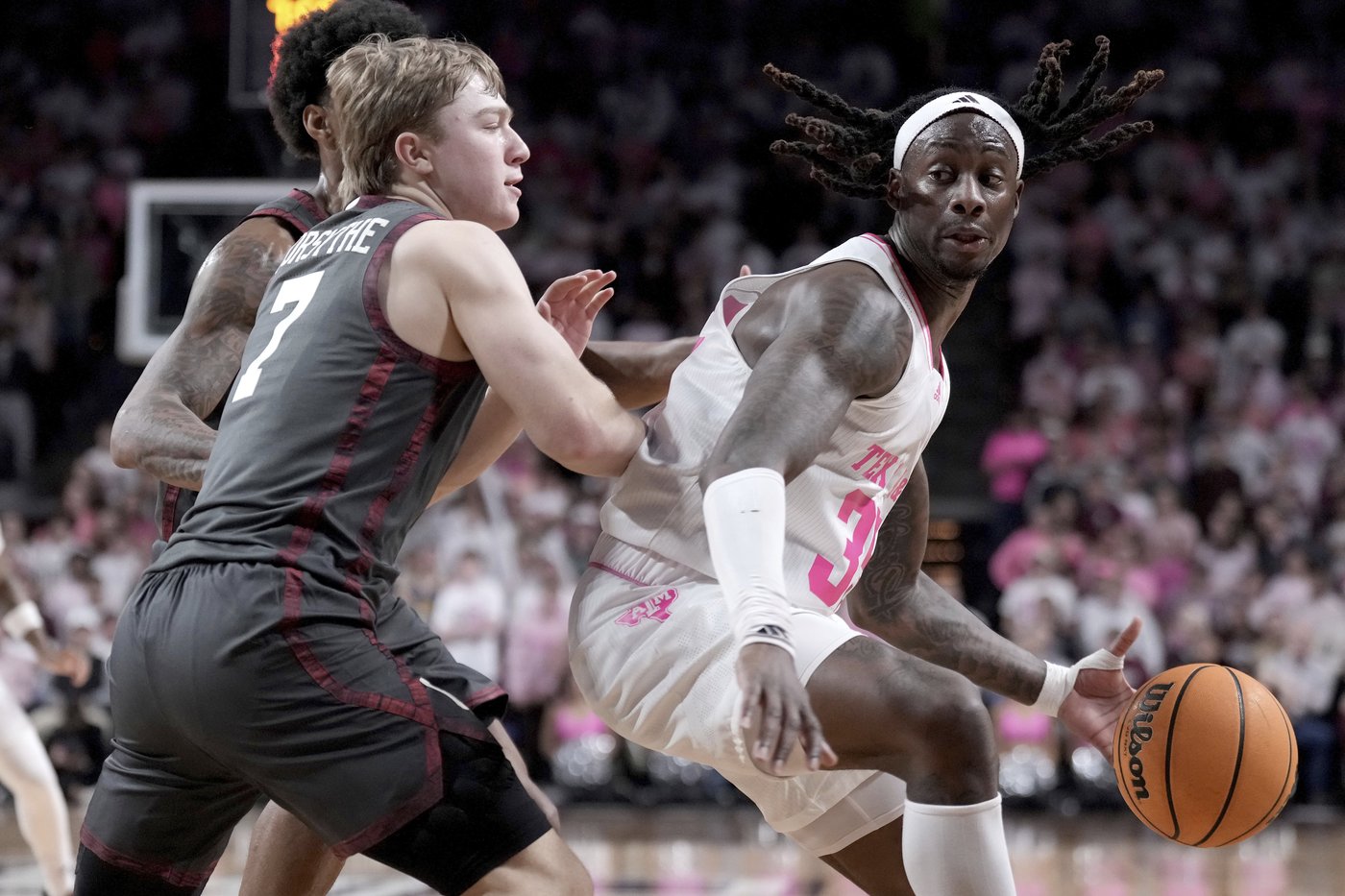 Phelps and Coleman combine for 29 points to lead No. 13 Texas A&M over Oklahoma 75-68 | iNFOnews.ca Phelps and Coleman combine for 29 points to lead No. 13 Texas A&M over Oklahoma 75-68 | iNFOnews.ca