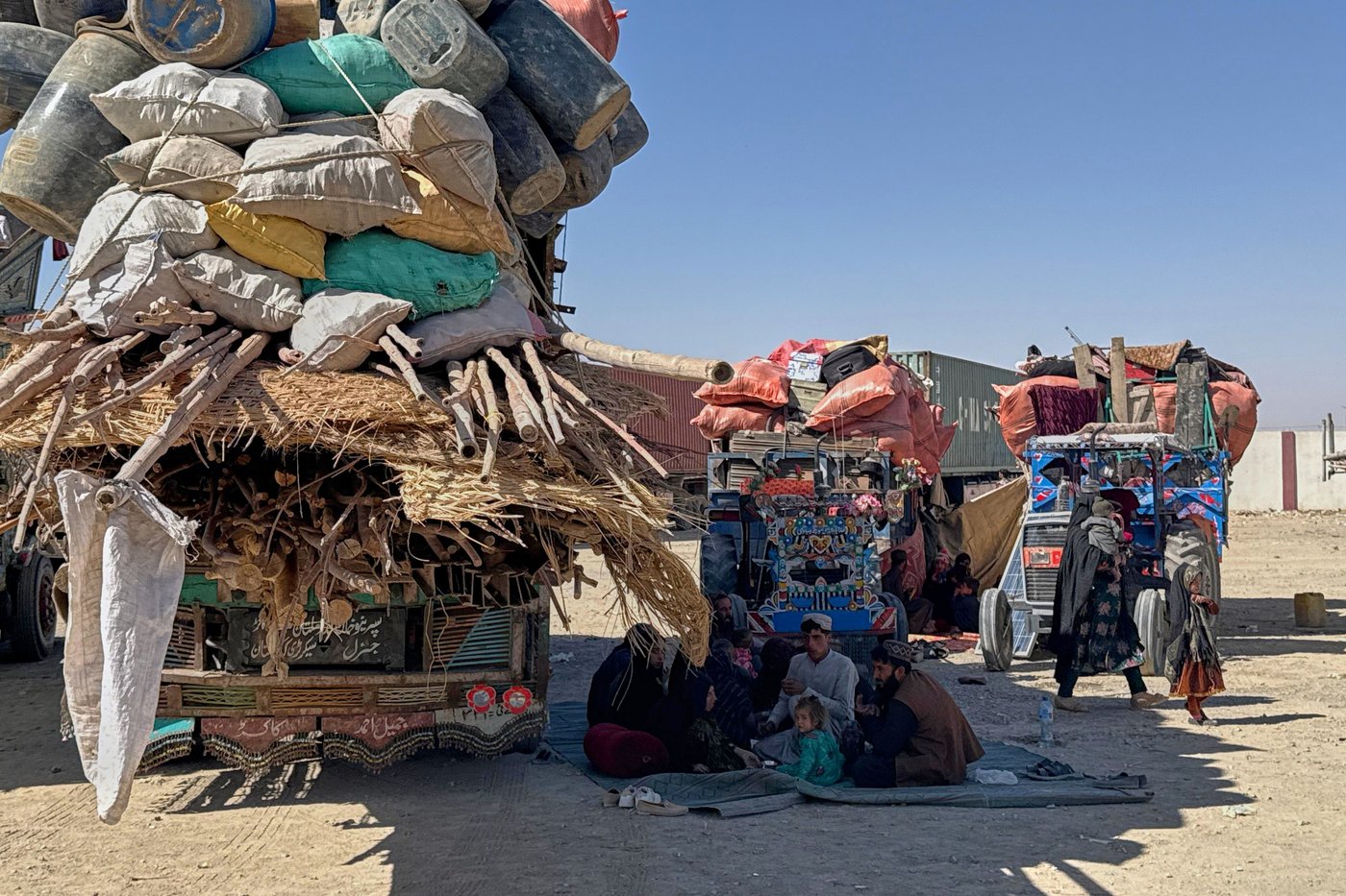 Afghanistan says it has killed 58 Pakistani soldiers in overnight border operations | iNFOnews.ca Afghanistan says it has killed 58 Pakistani soldiers in overnight border operations | iNFOnews.ca