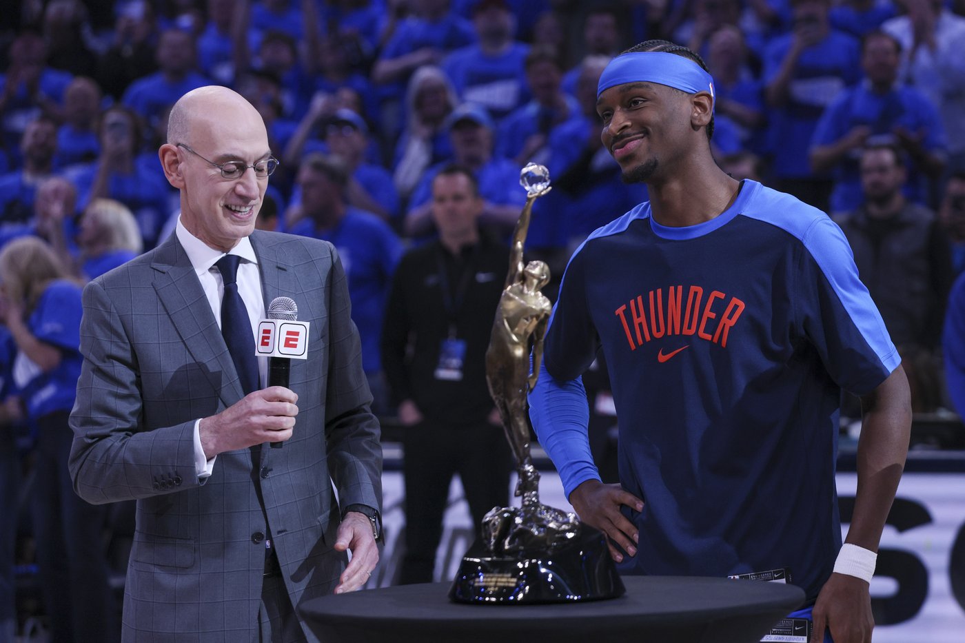 Gilgeous-Alexander and Thunder overwhelm Timberwolves again, win 118-103 for 2-0 West finals lead | iNFOnews.ca Gilgeous-Alexander and Thunder overwhelm Timberwolves again, win 118-103 for 2-0 West finals lead | iNFOnews.ca