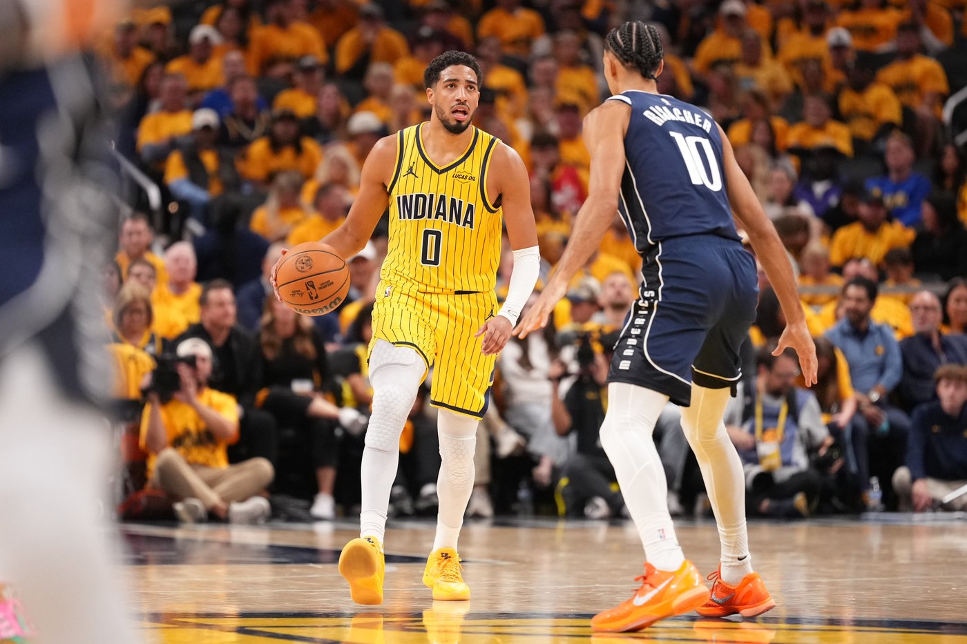 Mavericks lose Flagg to injury, and ruin Haliburton's home return with 121-105 win over Pacers | iNFOnews.ca