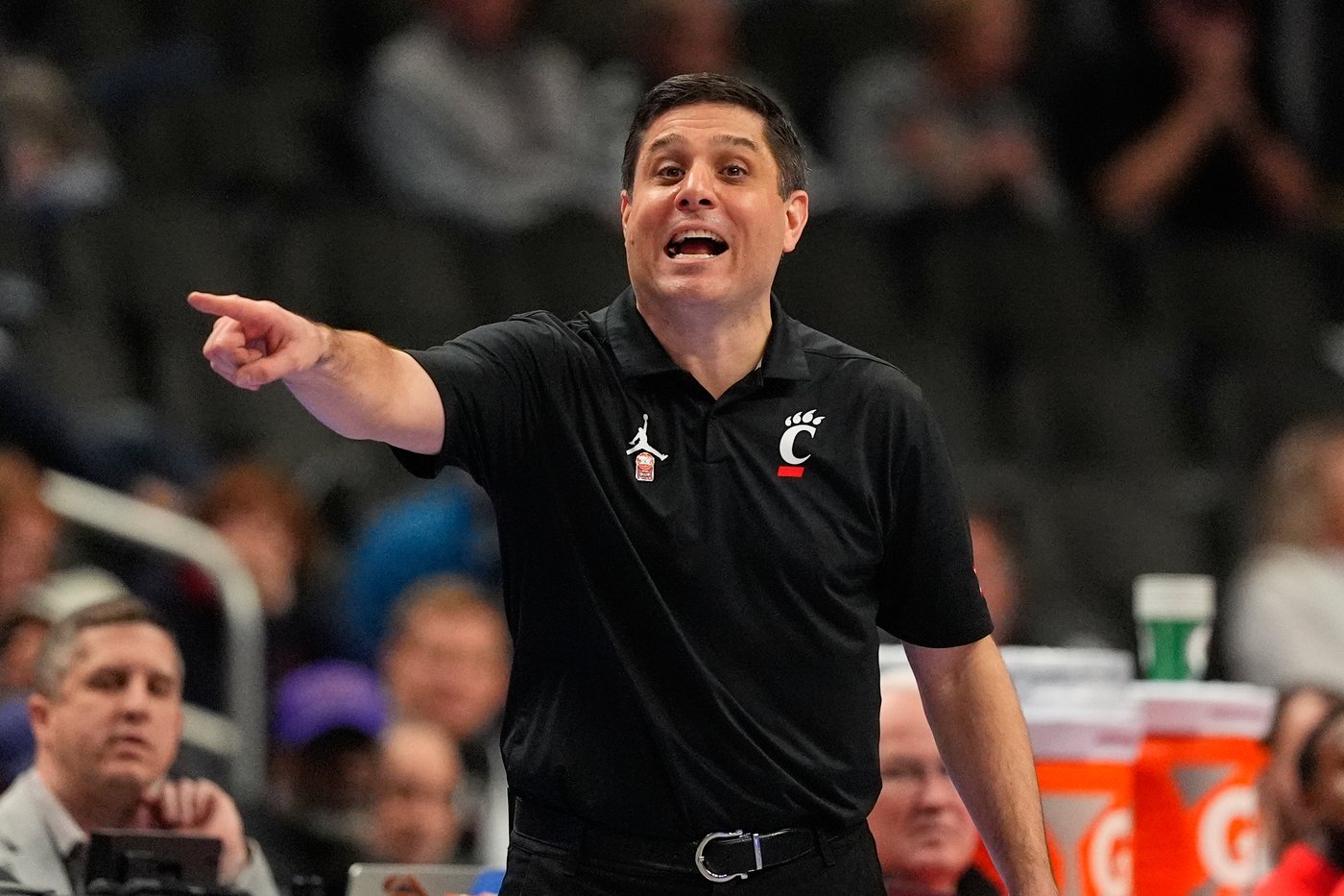 Cincinnati firing men's basketball coach Wes Miller, AP sources say | iNFOnews.ca Cincinnati firing men's basketball coach Wes Miller, AP sources say | iNFOnews.ca