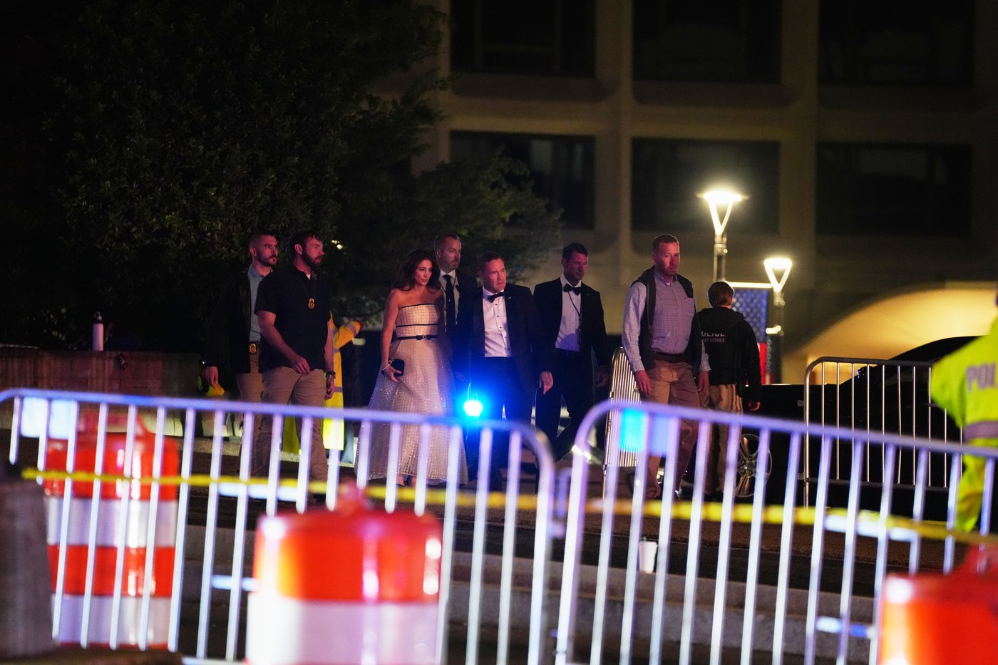 Trump safe after he is evacuated following shooting at Washington journalists' dinner, in photos | iNFOnews.ca