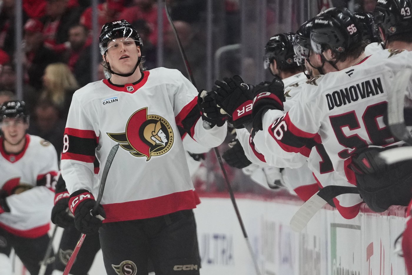 Carter Yakemchuk scores in NHL debut as surging Senators edge Red Wings 3-2 | iNFOnews.ca
